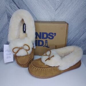 LAND'S END Fluffy Lined Indoor Outdoor Moccasin Slipper Shoes Sz: US 7M Women's